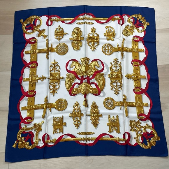 Preloved Hermes Ferronnerie 90cm silk scarf by Caty De Savigny - Picture 1 of 11